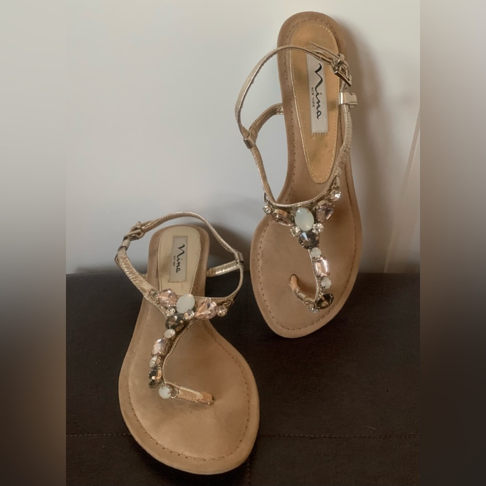 Nina New York Jeweled Thong Metallic Sandals Size 7